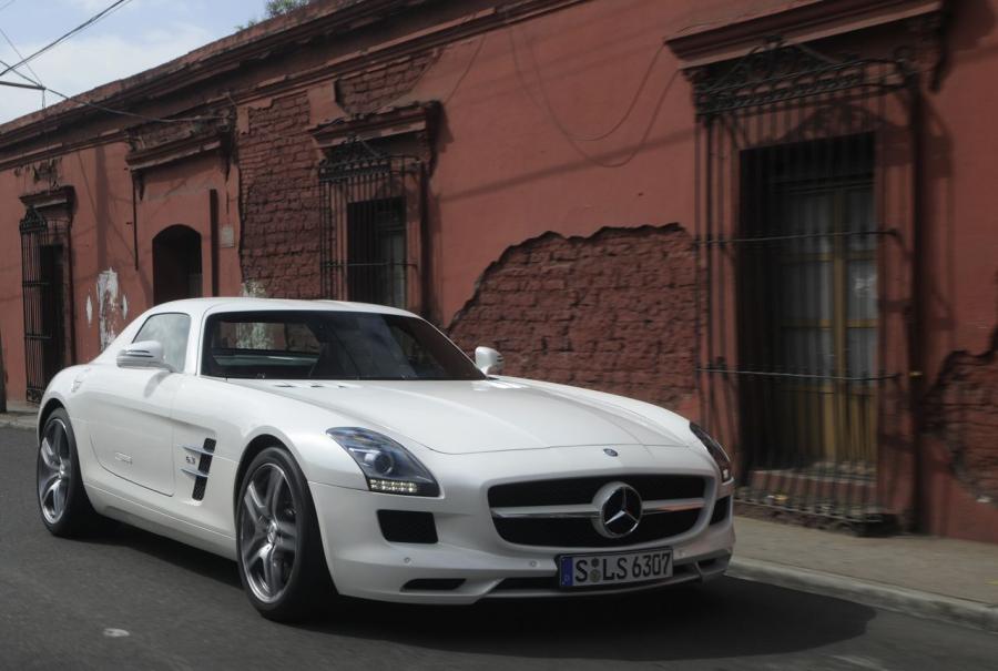 Mercedes-Benz SLS AMG White '2011